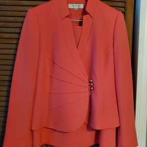 Beautiful Tahari suit! Size 10